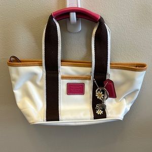 Vintage Coach Hampton Mini Bag w/ Daisy Key Chain - White/Pink